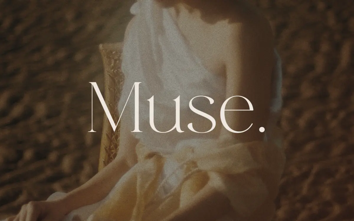 Muse: a high-contrast display serif for fashion and editorial logos